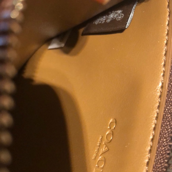 Coach - Picture 8 of 8